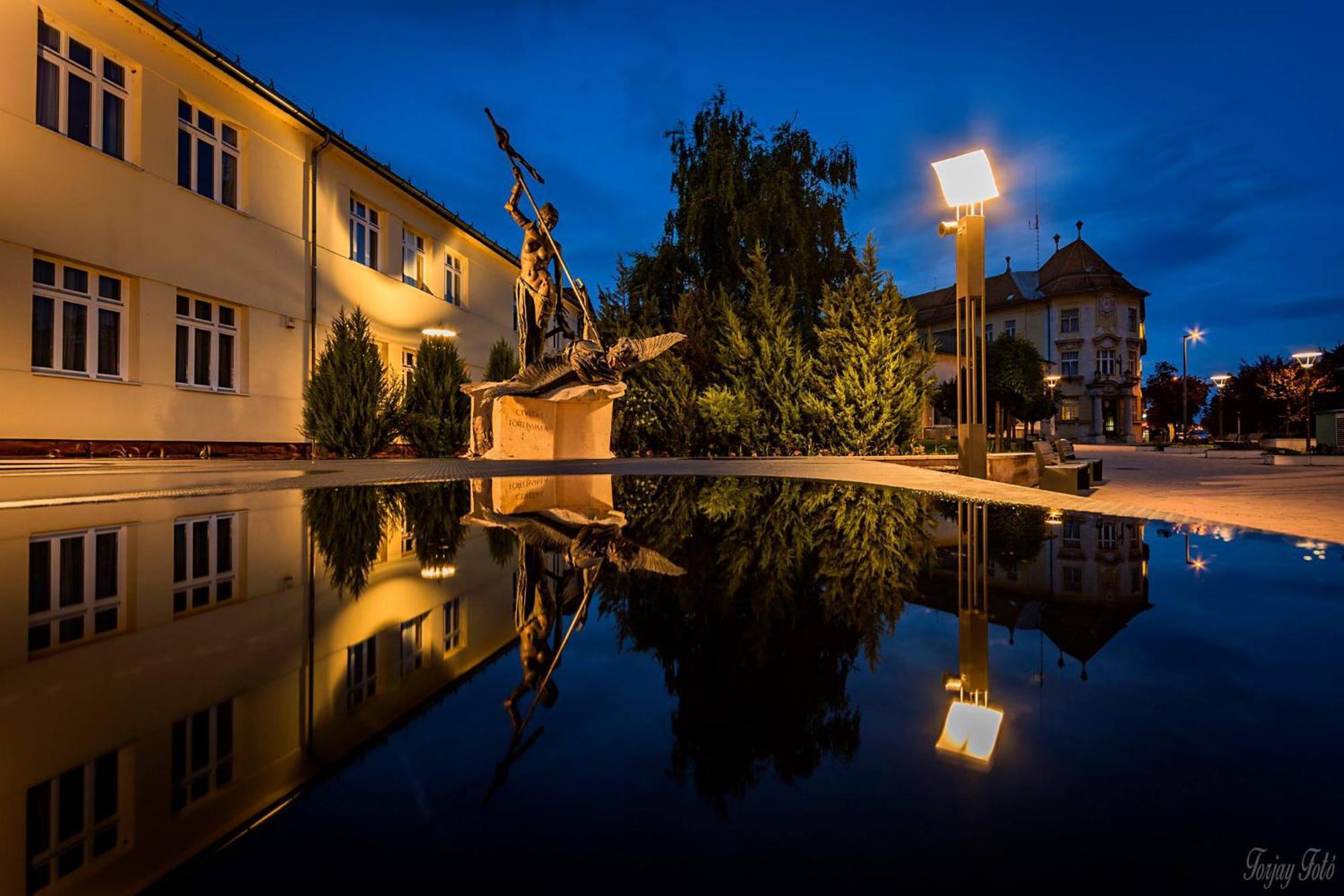 Sztar Motel Etterem Balassagyarmat Exterior foto