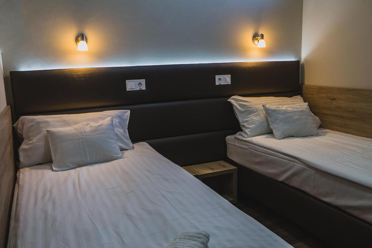 Sztar Motel Etterem Balassagyarmat Exterior foto